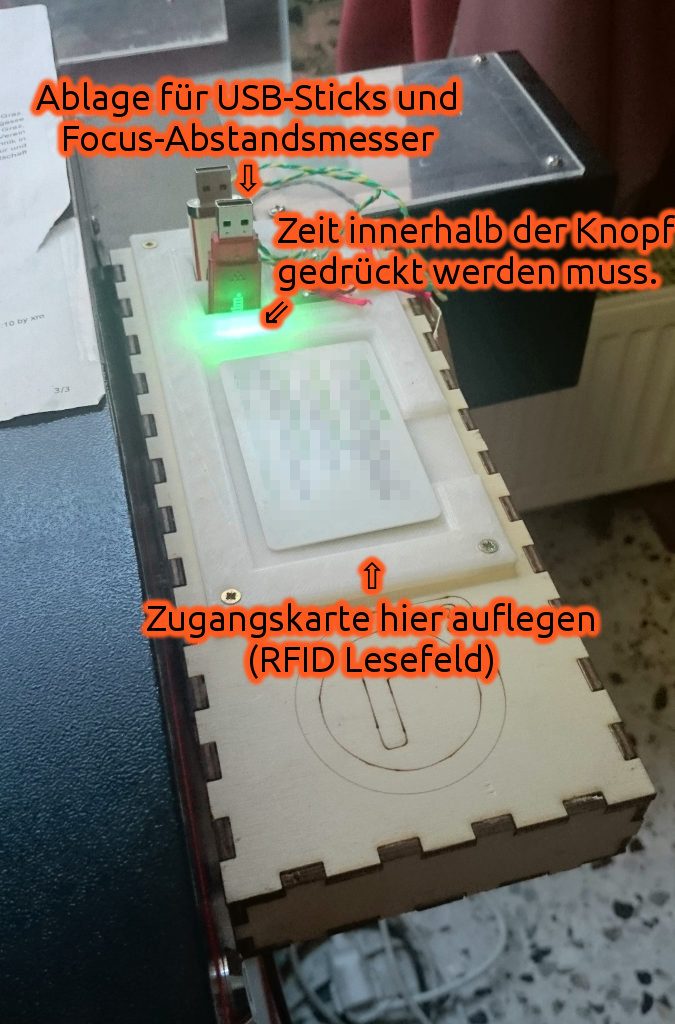  Lasercutter Kartenleser und Zeitanzeige